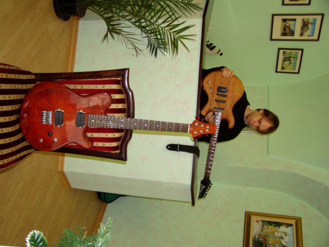 the007maplemahoganymonsterwithstevemorsemodelpickupsfrontwithgyulaibalazstheownersold.jpg